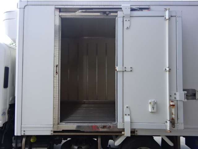 Isuzu Elf 8