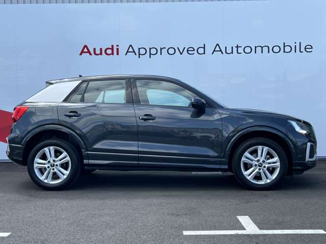 Audi Q2 8