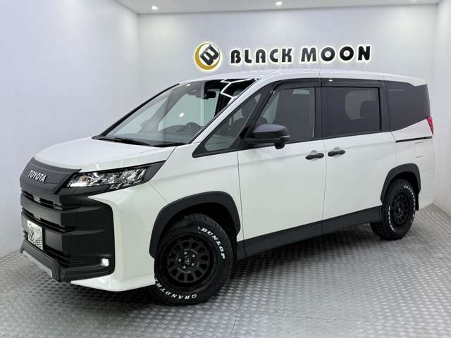 Toyota Noah 4