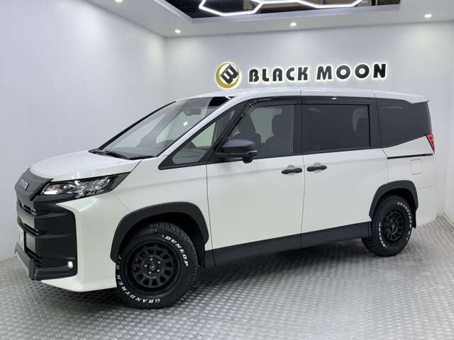 Toyota Noah 5