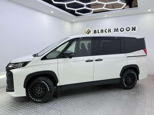 Toyota Noah 6