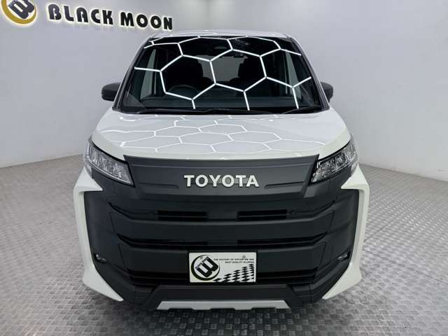 Toyota Noah 9