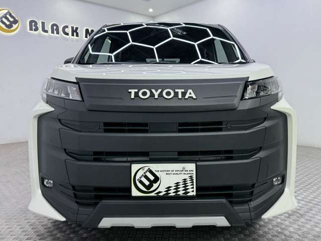 Toyota Noah 10