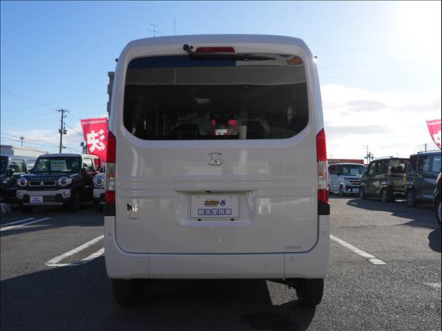 Honda N-VAN 8