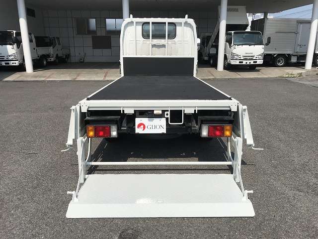 Isuzu Elf 12