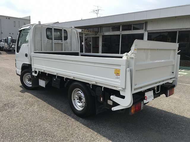 Isuzu Elf 4