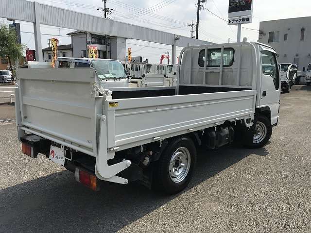 Isuzu Elf 6