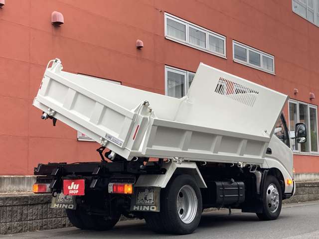 Hino Dutro 2
