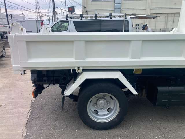Hino Dutro 8