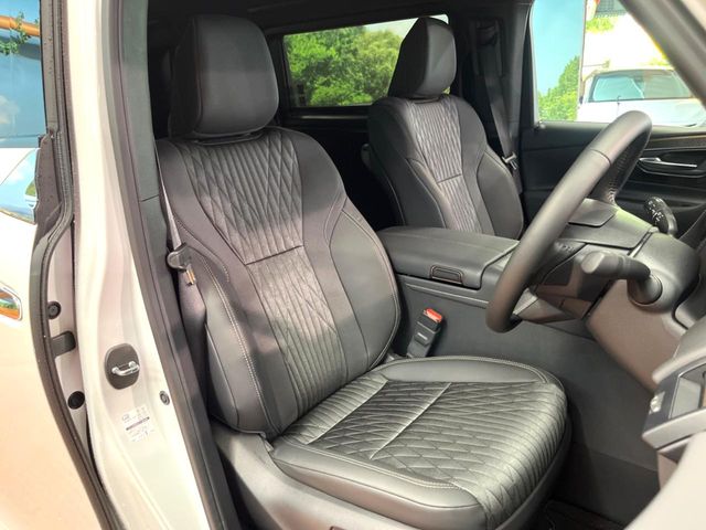 Toyota Alphard 8