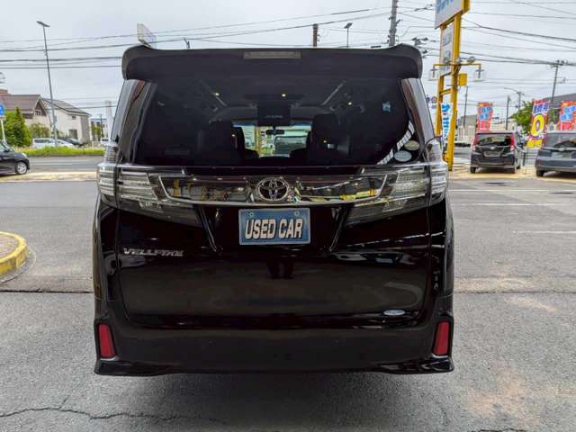 Toyota Vellfire 5
