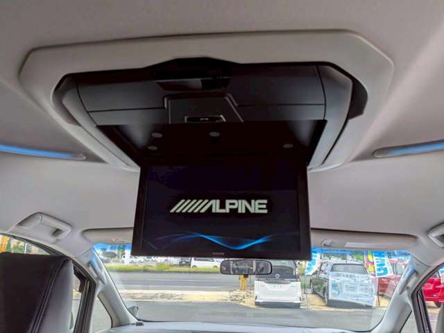 Toyota Vellfire 8