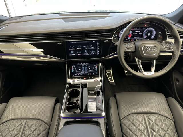 Audi SQ8 3