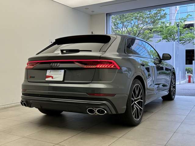 Audi SQ8 7