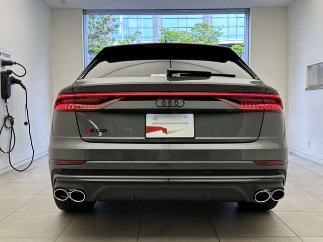 Audi SQ8 8