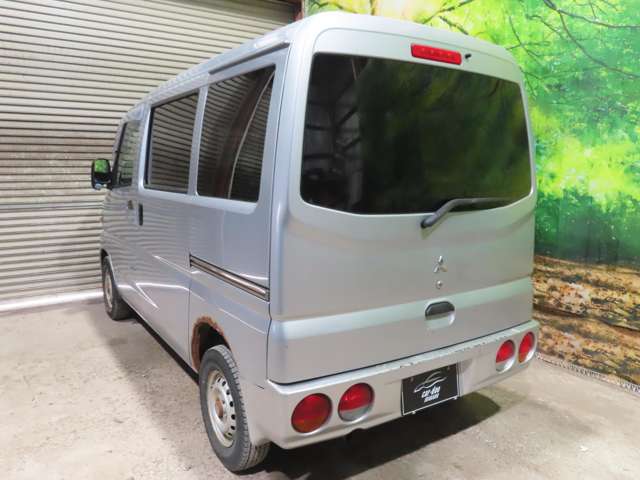 Mitsubishi Minicab Van 11