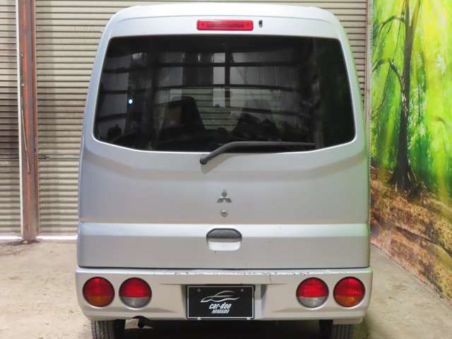 Mitsubishi Minicab Van 9