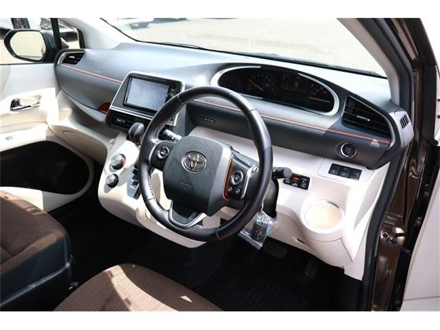 Toyota Sienta 9