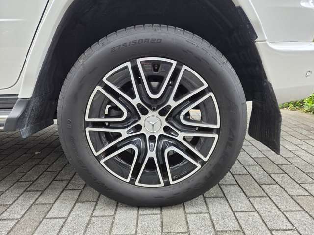 Mercedes-Benz G-Class 8