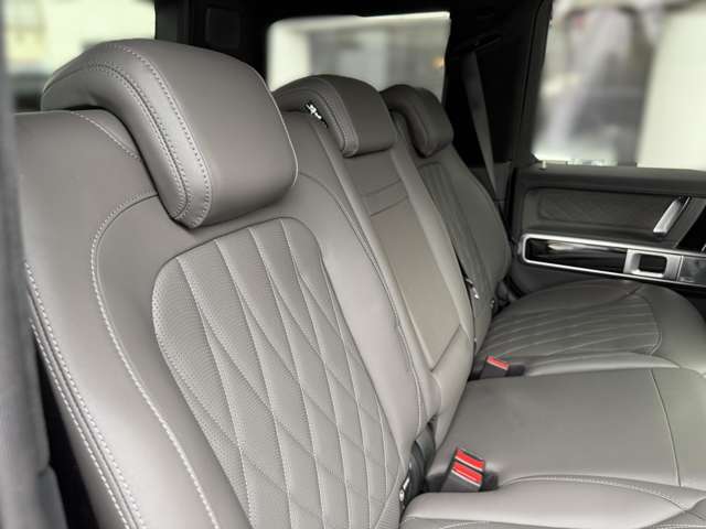 Mercedes-Benz G-Class 10
