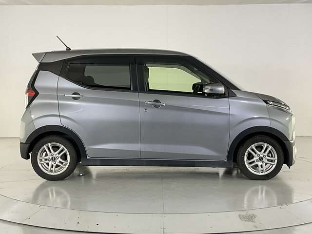 Mitsubishi eK X 12