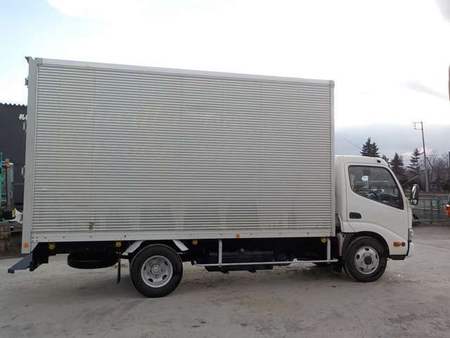 Hino Dutro 4