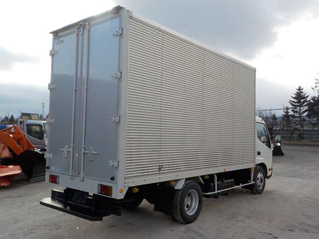Hino Dutro 5