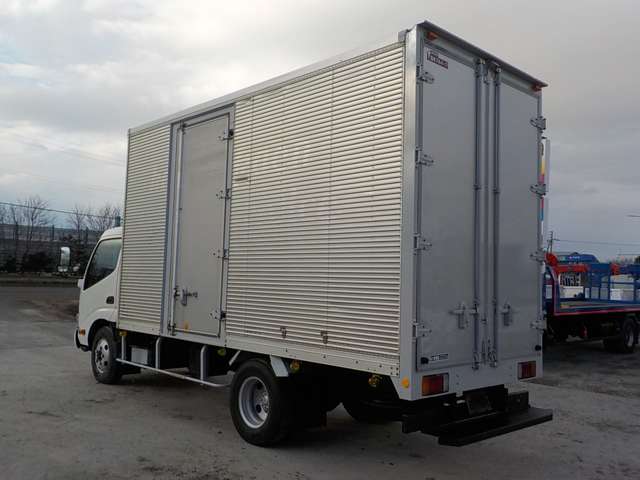 Hino Dutro 7