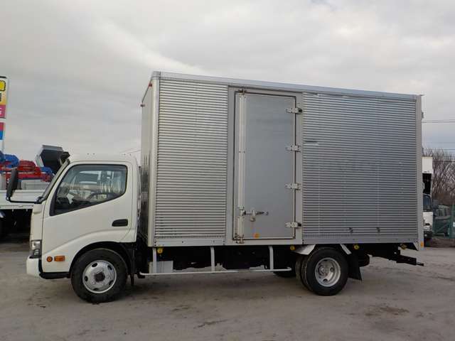 Hino Dutro 8