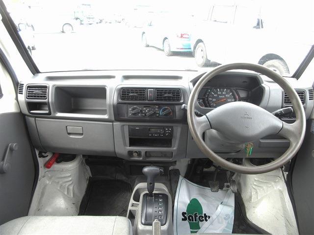 Mitsubishi Minicab Van 11