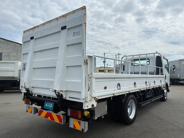 Isuzu Elf 7