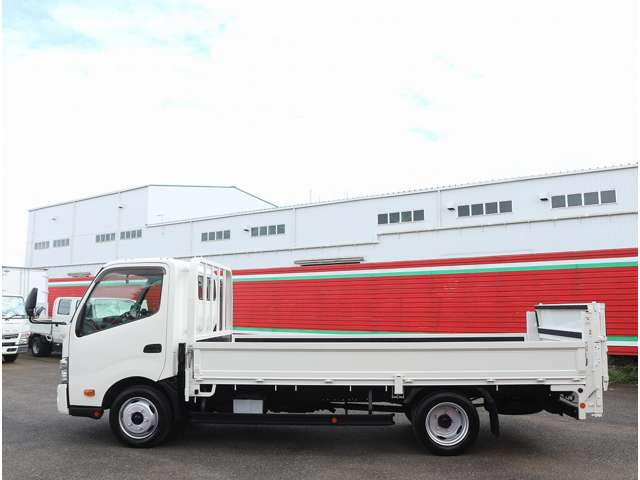 Hino Dutro 12