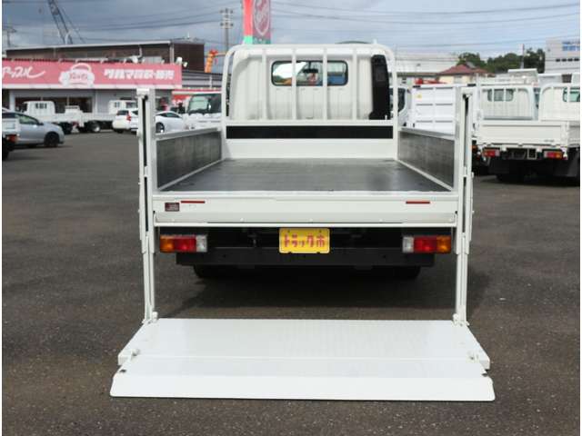 Hino Dutro 3