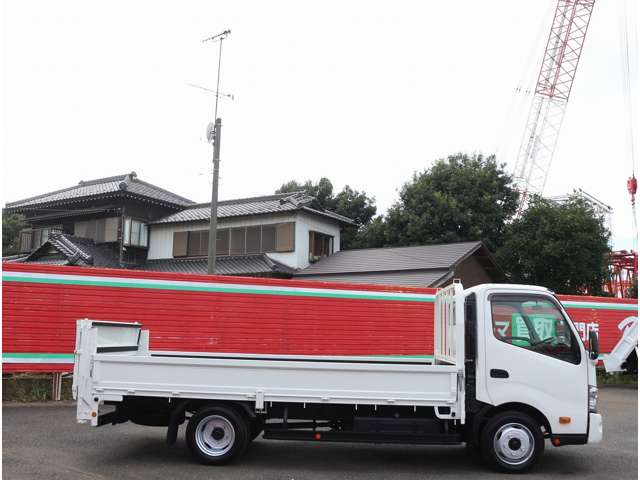 Hino Dutro 8