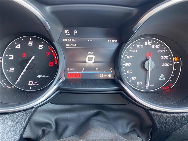 Alfa Romeo Stelvio 12