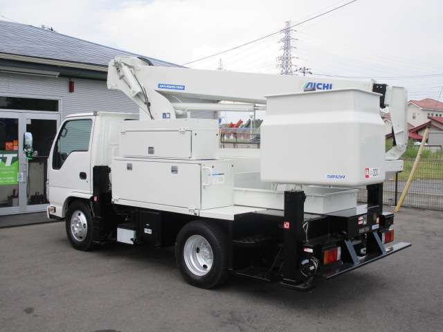 Isuzu Elf 3