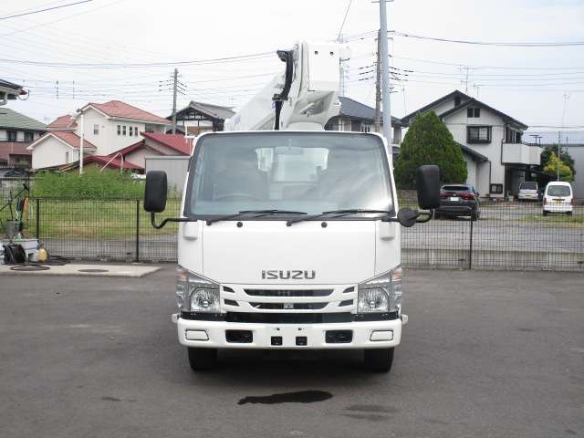 Isuzu Elf 7