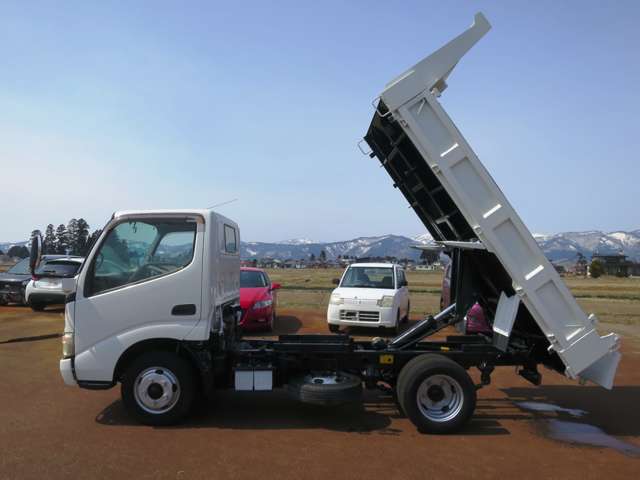 Hino Dutro 5