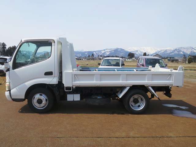 Hino Dutro 10