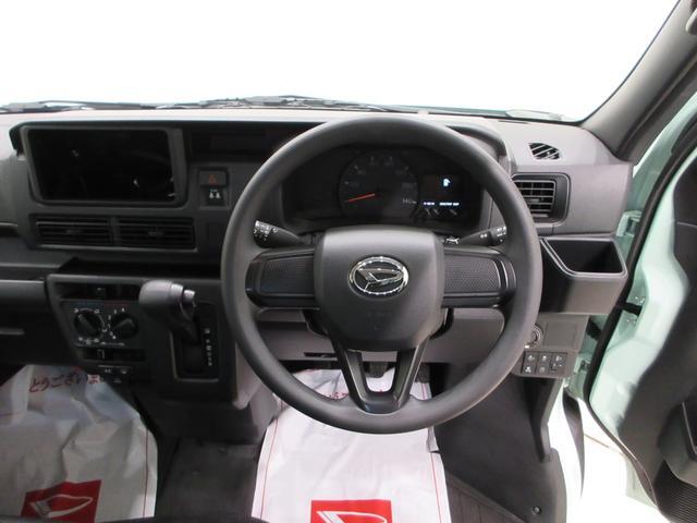Daihatsu Hijet Cargo 11