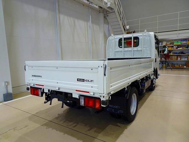 Isuzu Elf 3