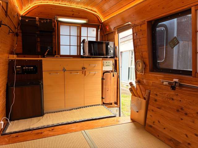 Toyota Light Ace Truck 4