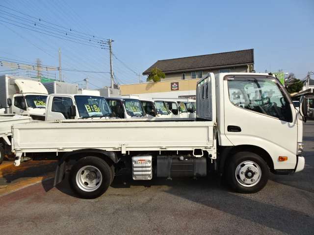 Hino Dutro 11