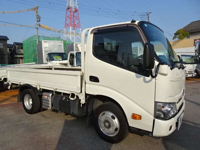 Hino Dutro 10