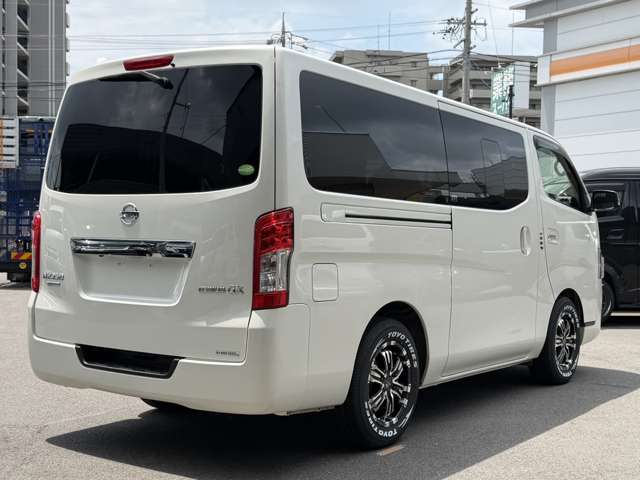 Nissan NV350 Caravan 9