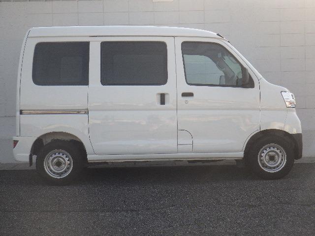 Daihatsu Hijet Cargo 4