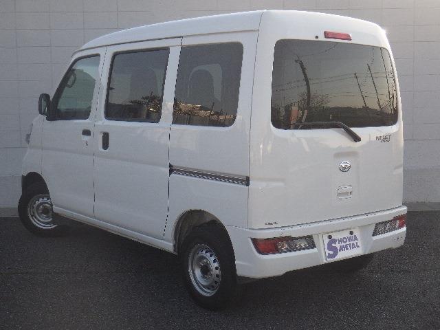 Daihatsu Hijet Cargo 6