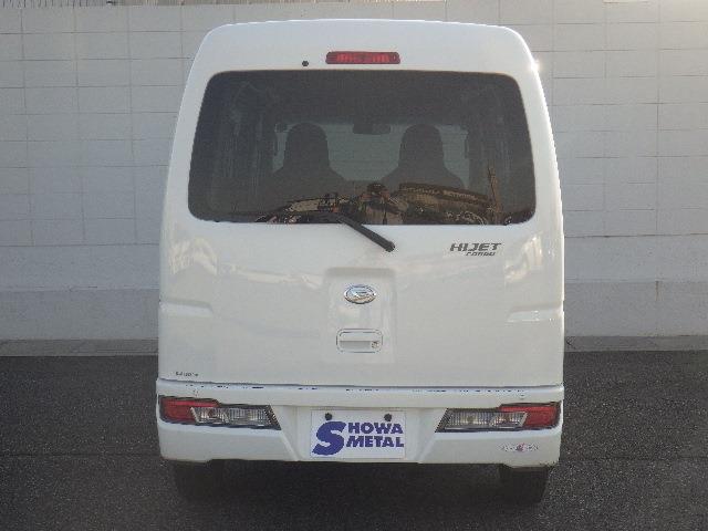 Daihatsu Hijet Cargo 8