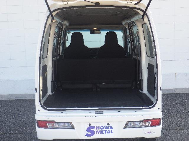 Daihatsu Hijet Cargo 9