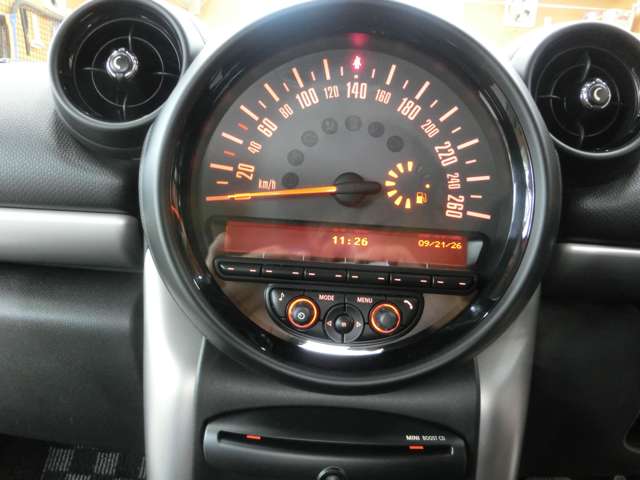 MINI Crossover 8